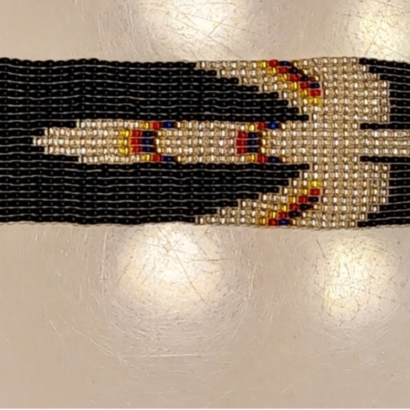 Native American Bracelet Hand Beaded Toggle closure - Picture 7 of 7